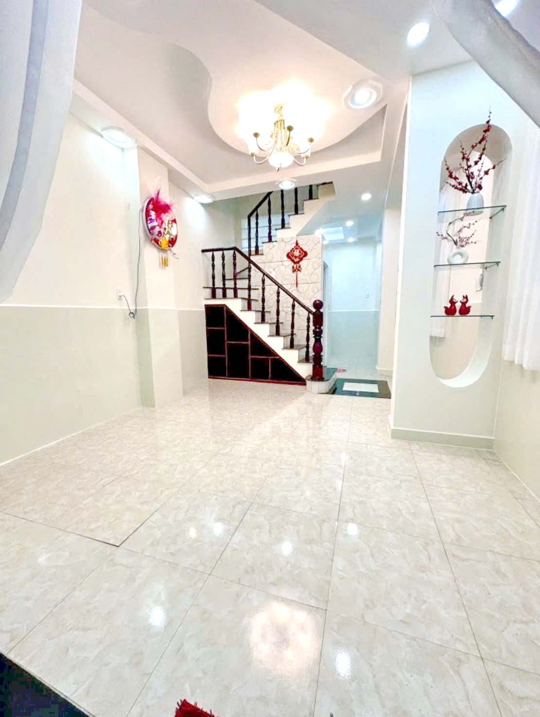 Bán nhà mới 2 lầu gần MT đường Dương Bá Trạc P.2 Quận 8